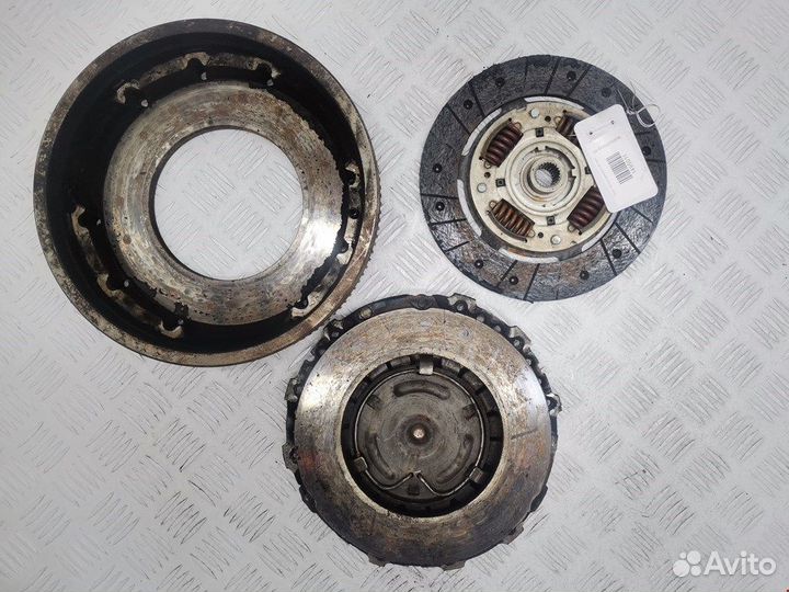 Маховик (демпфер сцепления) для Volkswagen Golf 3