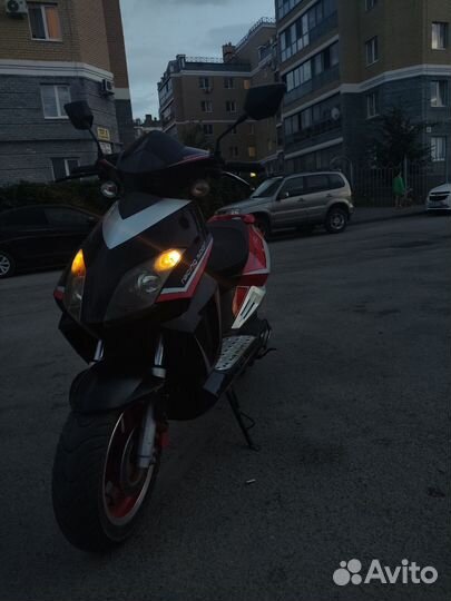 Скутер Vortex 50(72)