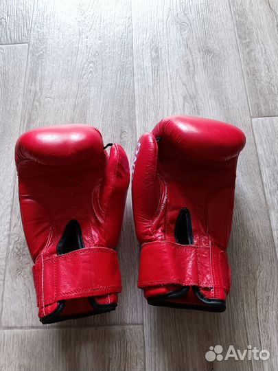 Боксерские перчатки