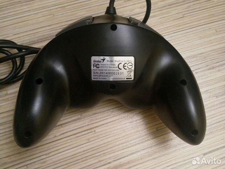 Джойстик genius