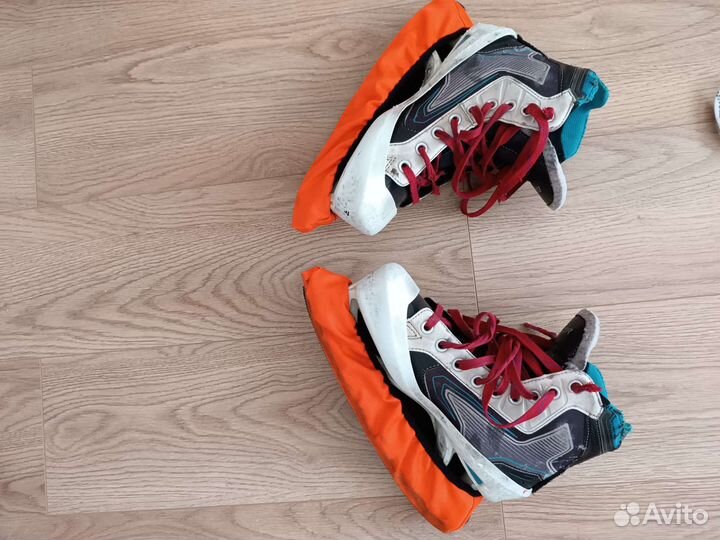 Вратарская хоккейная форма