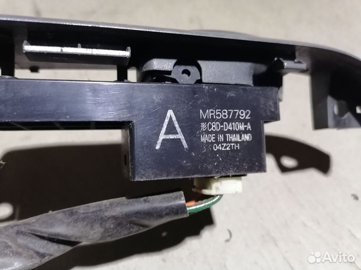 Mitsubishi Outlander 1 CU кнопка стеклоподъёмника