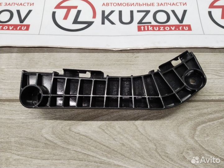 Кронштейн бампера Camry 40 правый New