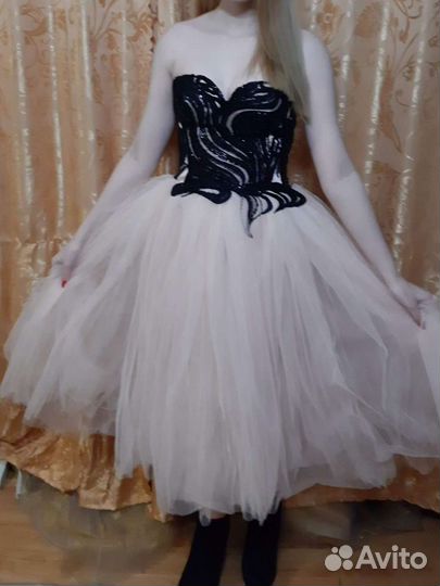 Праздничное платье 44-46р