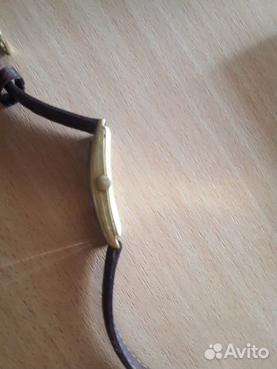 Часы позолоченные