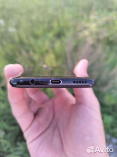 Смартфон OnePlus 6