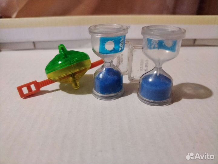 Игрушки из киндера животные, динозавры, мультгерои