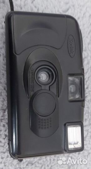 Пленочный фотоаппарат kodak и фотоаппарат Polaroid
