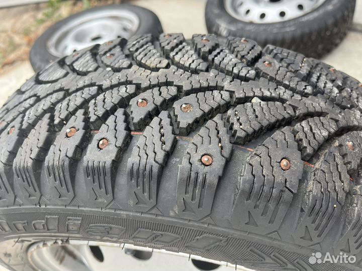 Продам зимнюю резину на штампах