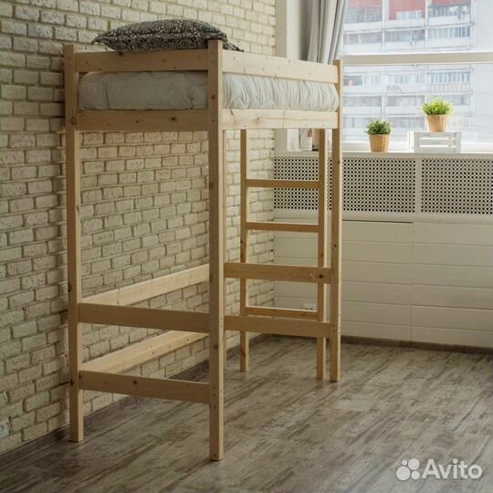 Кровать чердак из массива