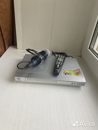 Dvd плеер BBK DV112SI + микрофон
