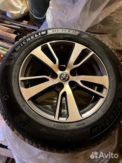 Michelin X-Ice North 4 225/65 R17 186R