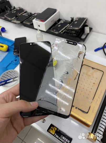 Переклейка стекла на Huawei Honor