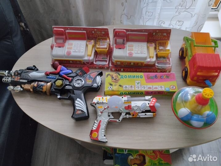 Детские игрушки пистолет