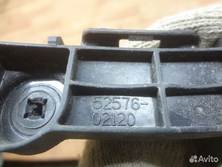 Кронштейн Toyota Corolla E18 2013