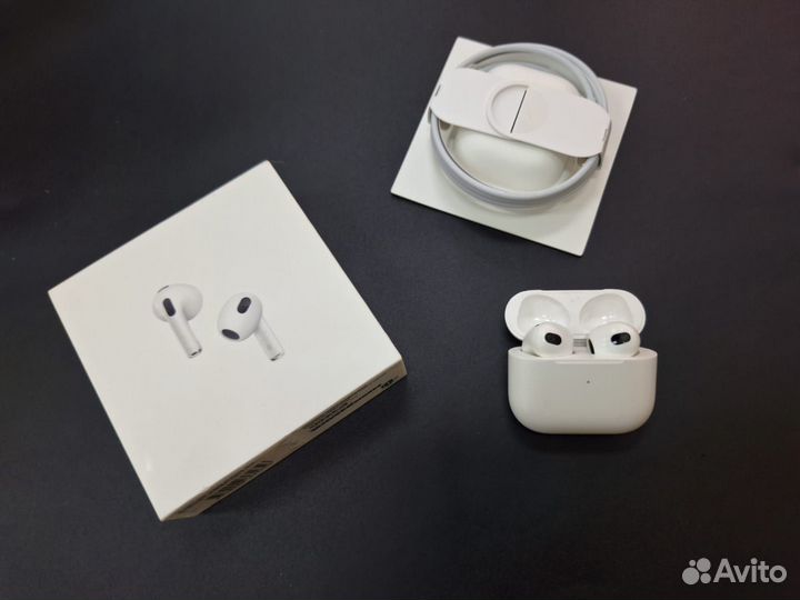 Наушники Apple AirPods 3-его поколения. Кейс