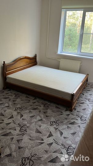 Кровать двухспальная с матрасом бу 160 200