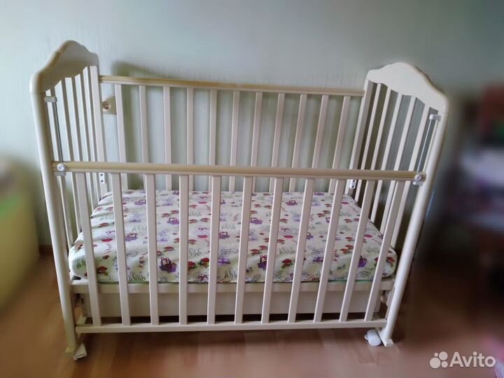 Детская кроватка