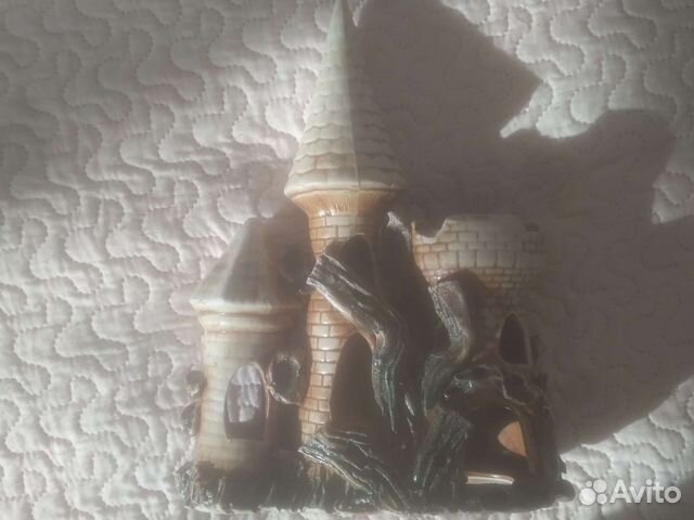 Замок для аквариума