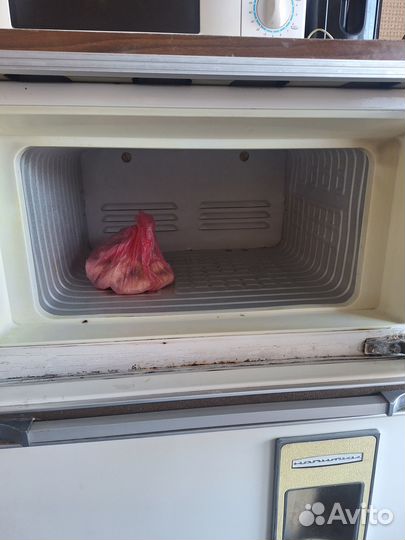 Холодильник ока-6М в хорошем рабочем состоянии