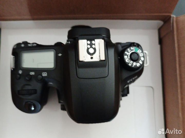 Фотоаппарат canon eos 77d body