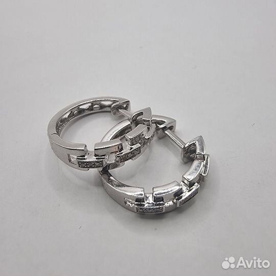 Золотые серьги с бриллиантами 585