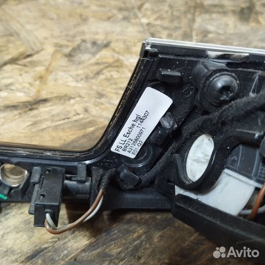 Дефлектор воздушный левый Mercedes-Benz E-Class W2