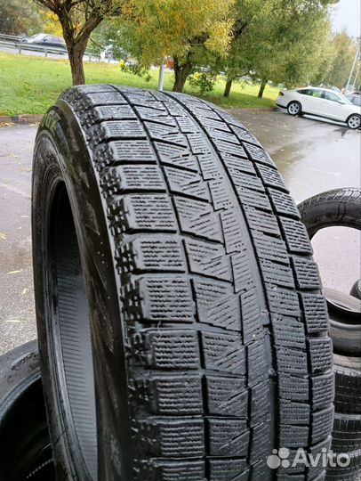 Bridgestone Blizzak Revo GZ 215/60 R17 96S