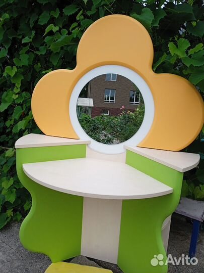 Туалетный столик для девочки