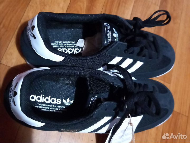 Кроссовки Adidas новые