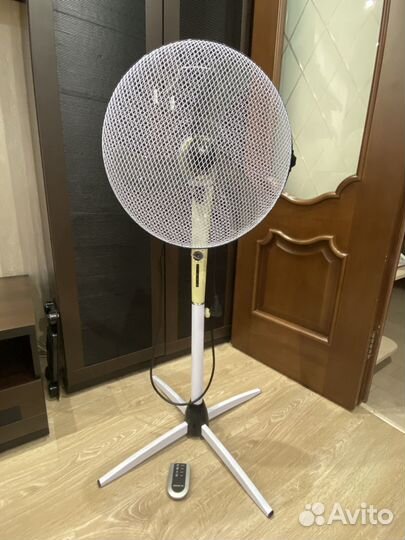 Вентилятор напольный с пультом Polaris