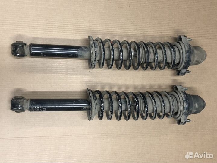 Задние стойки в сборе Мицубиси Каризма