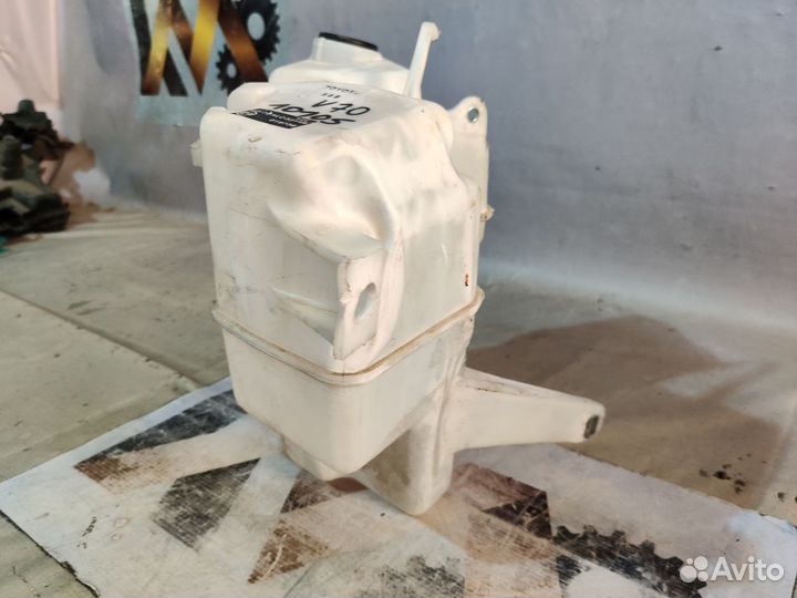 Тойота Камри V70 2018- Бачок омывателя 10105