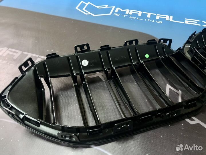 Решетка радиатора BMW F44 M глянец