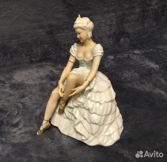 Статуэтки фарфоровые 