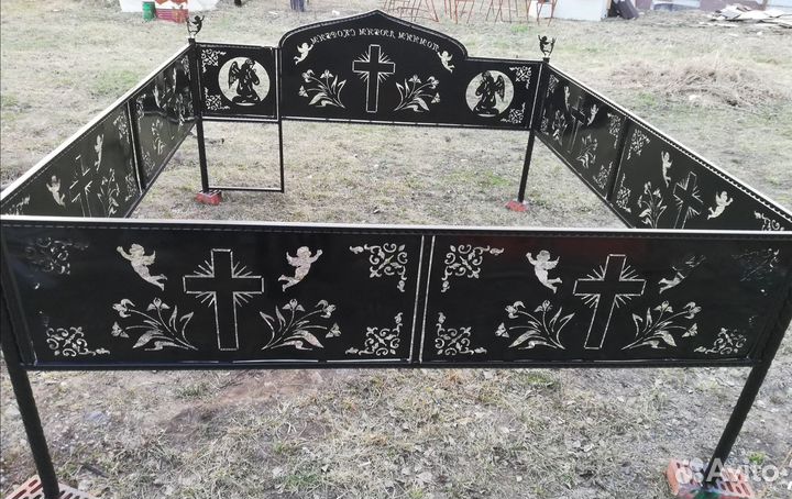 Оградки на кладбище