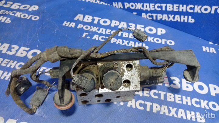 Блок клапанов гидроподвески Bmw E65 седан N62B44