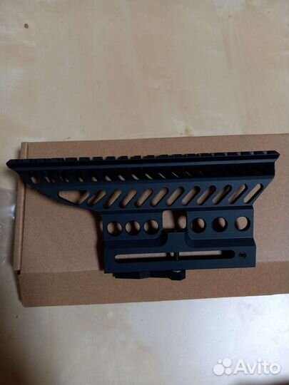 Кронштейн боковой