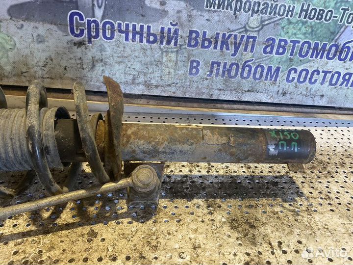 Стойка амортизатора переднего правого Volkswagen J