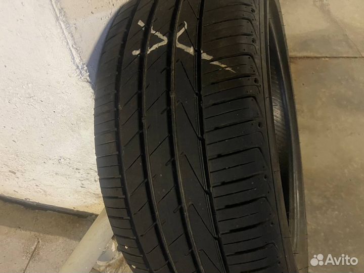 Hankook Dinamic Radial Z36 235/65 R19