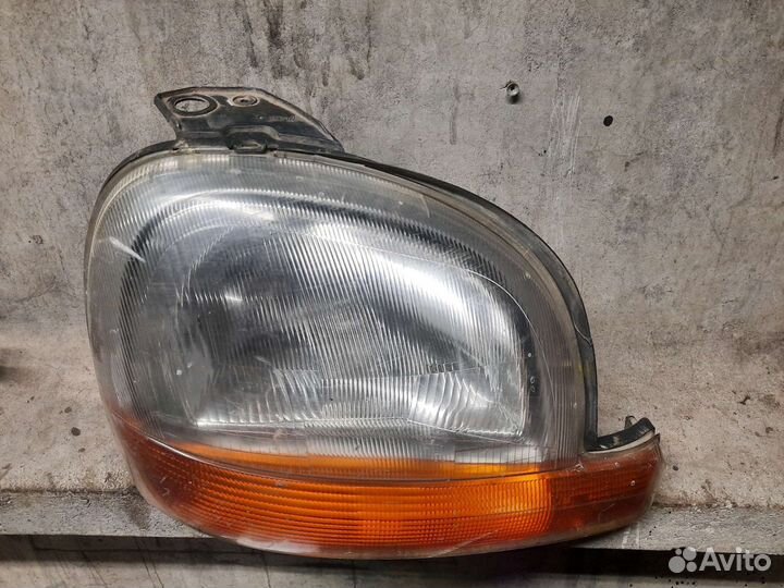 Передняя правая фара Renault Kangoo 1