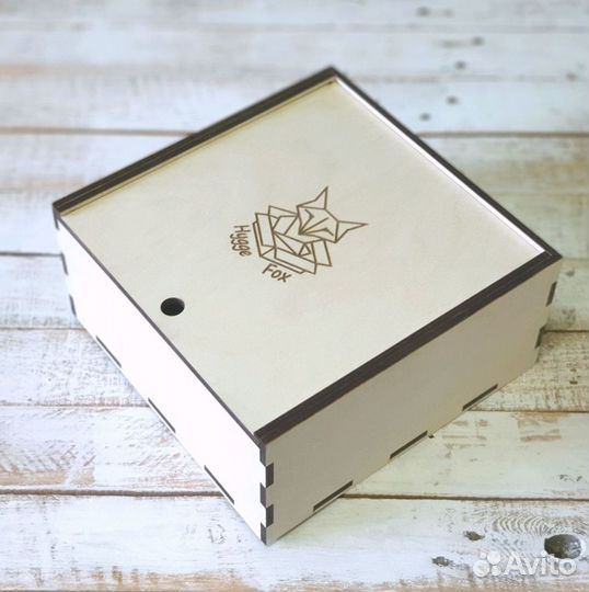 Подарочная коробка