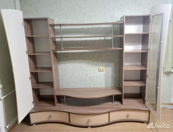 Стенка в гостиную б/у