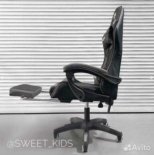 Компьютерное кресло Regal с подставкой под ноги