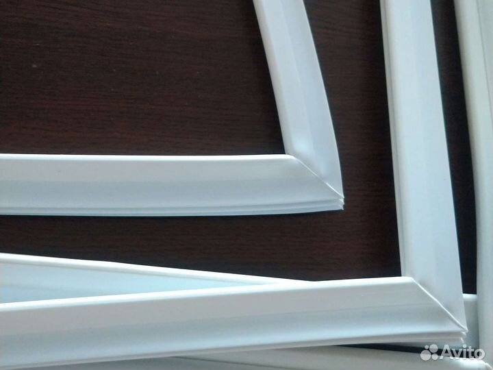 Резинка резина уплотнитель на хородильник стинол