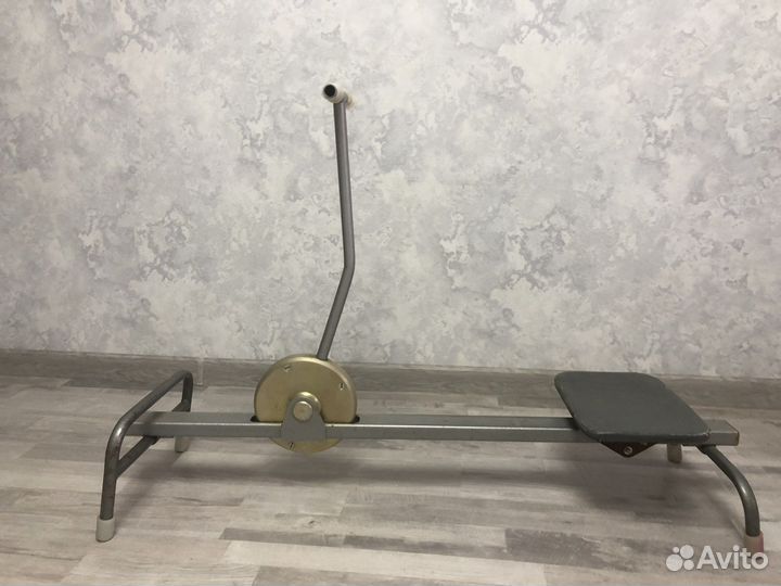 Гребной тренажер