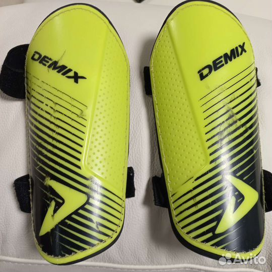 Щитки футбольные детские бу