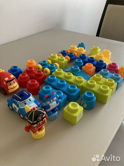 Конструктор пластиковый для малышей