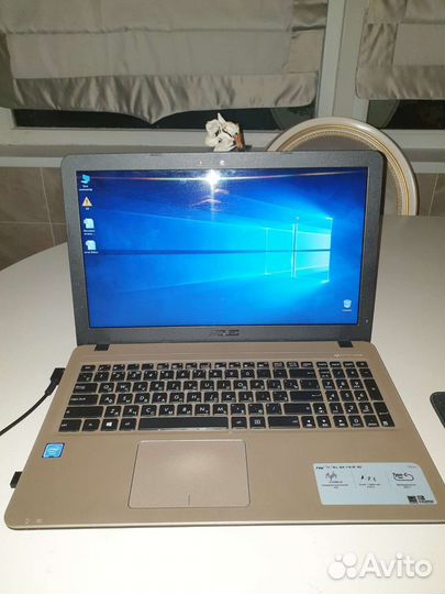 Ноутбук asus