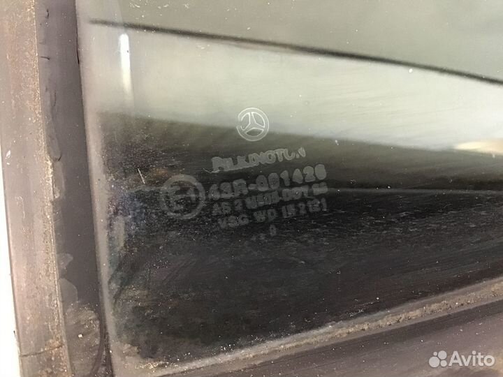 Стекло кузовное глухое левое Mercedes Benz W220 S